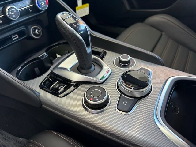 New 2025 Alfa Romeo Giulia w/ Driving Assist Package image 18