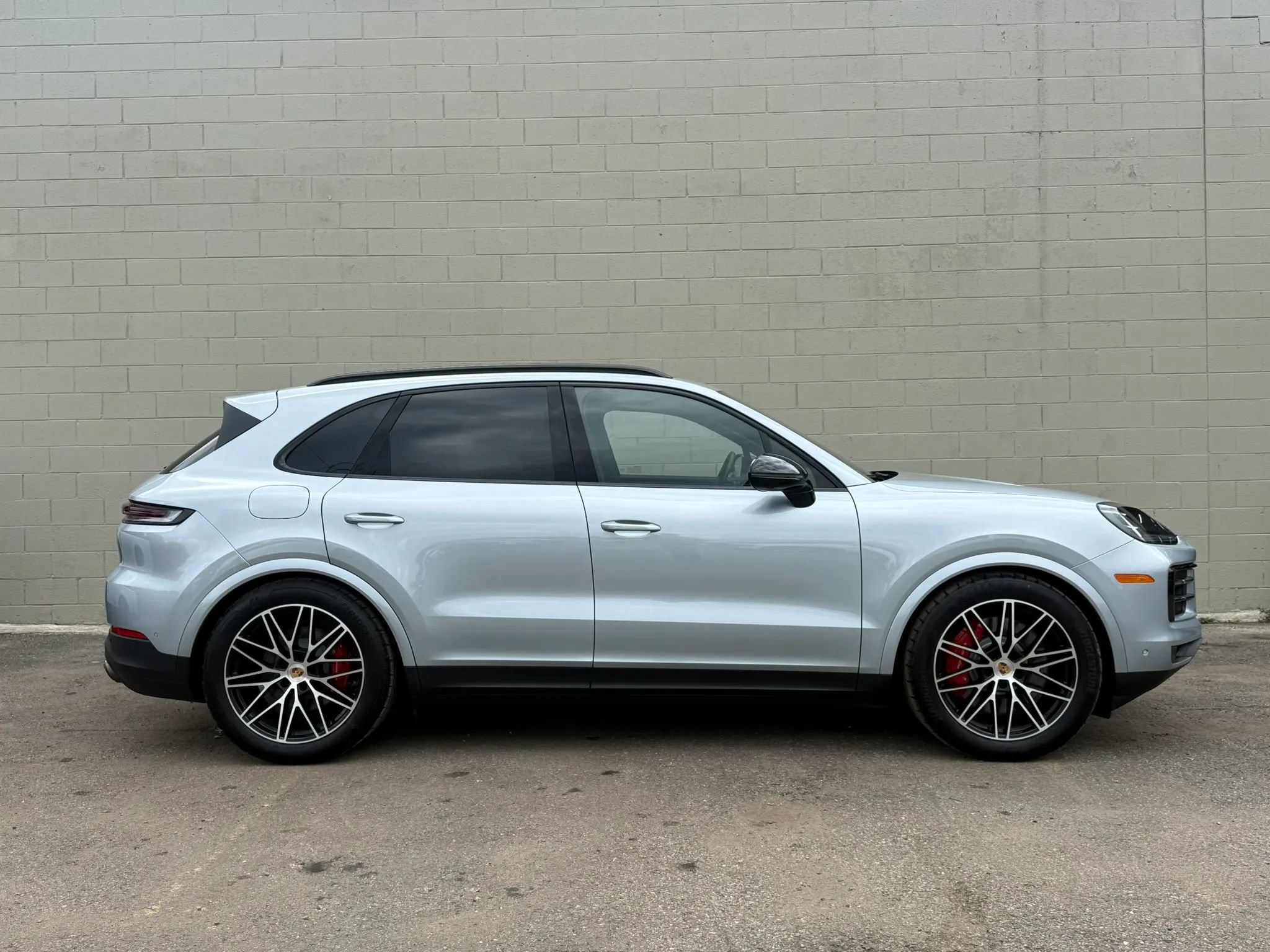 Used 2024 Porsche Cayenne S AWD/4WD image 10