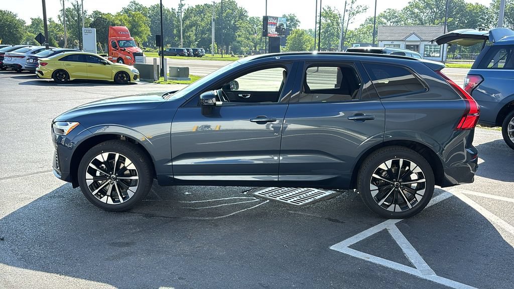 New 2026 Volvo XC60 B5 Plus w/ Protection Package Premier AWD/4WD image 3