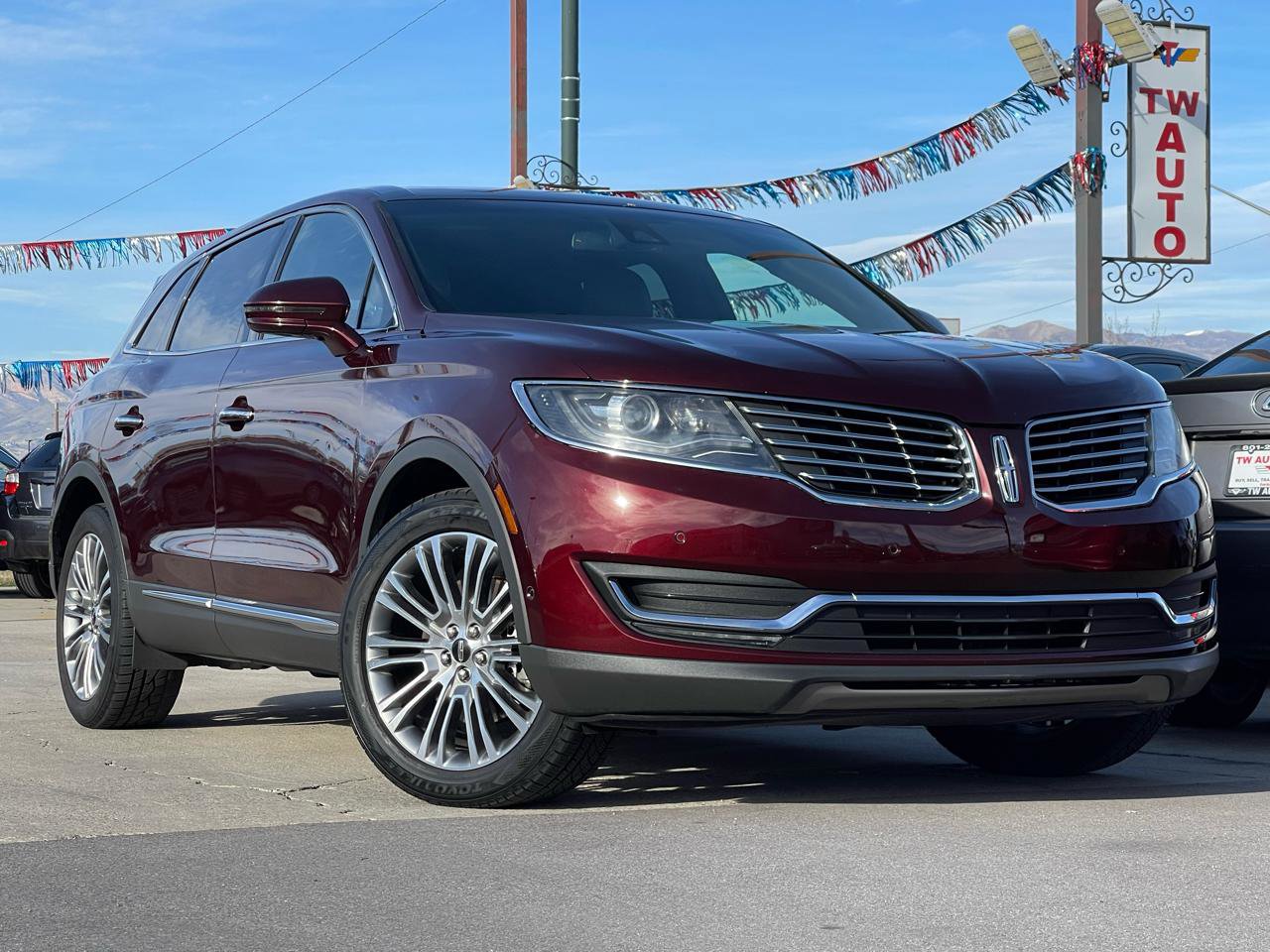 Used 2017 Lincoln MKX Reserve AWD/4WD image 3