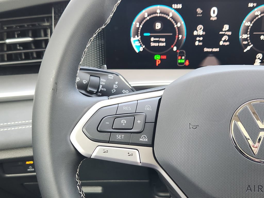 New 2026 Volkswagen Tiguan SE image 17