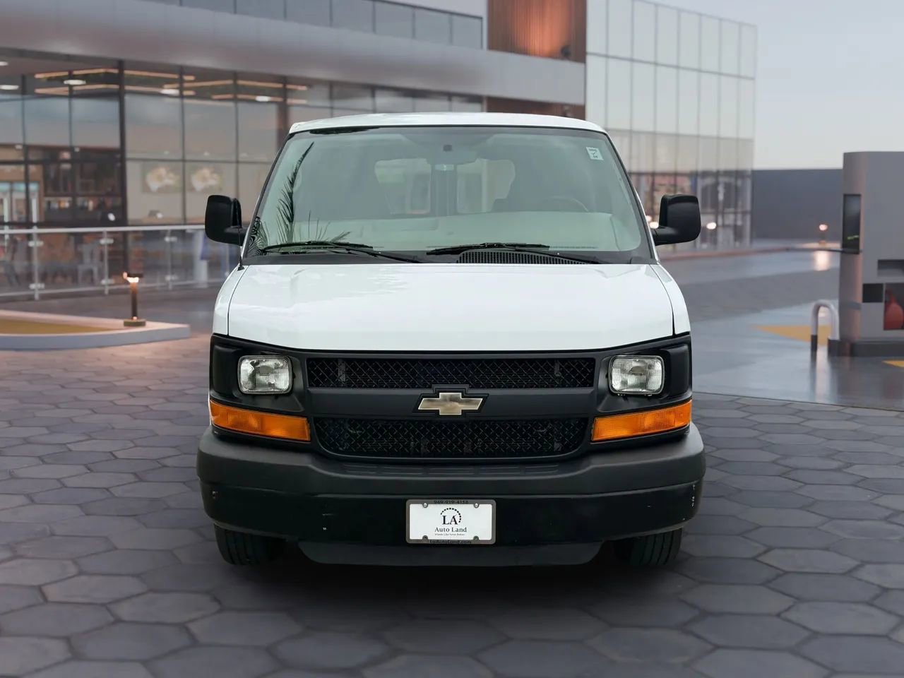 Used 2015 Chevrolet Express 2500 RWD image 9