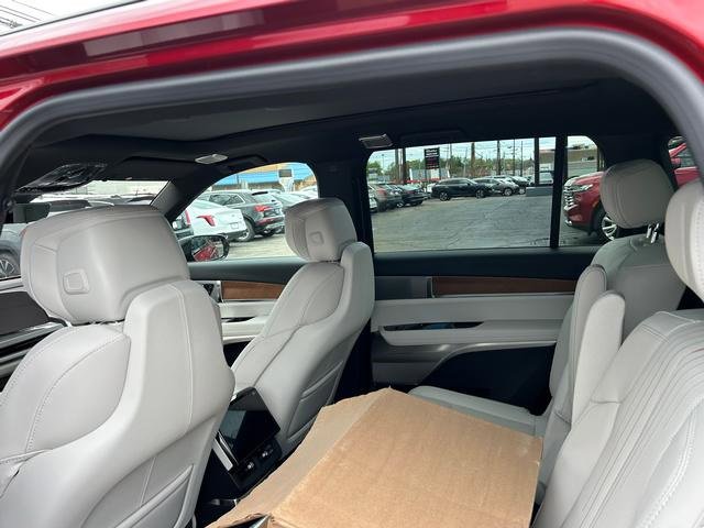 New 2026 Cadillac Vistiq Sport w/ LPO, Floor Liner Package image 12
