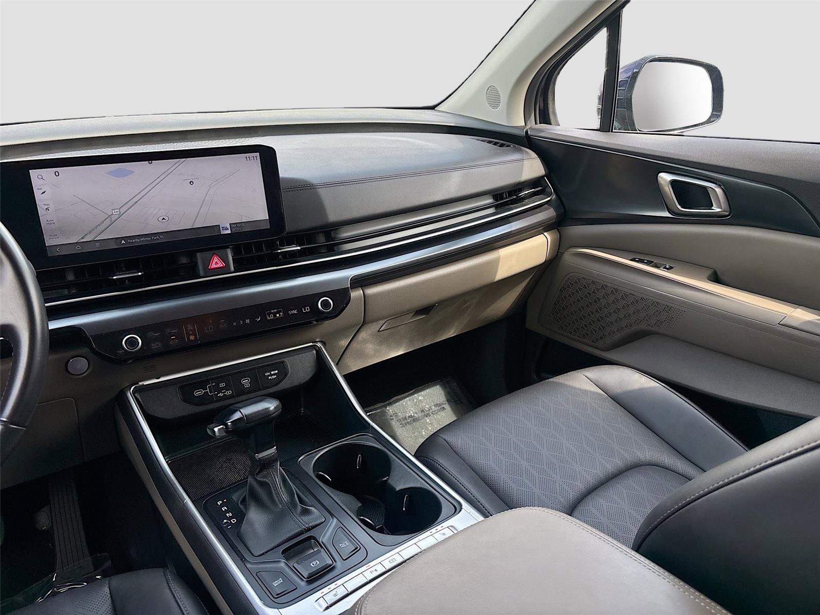 Used 2025 Kia Carnival image 23