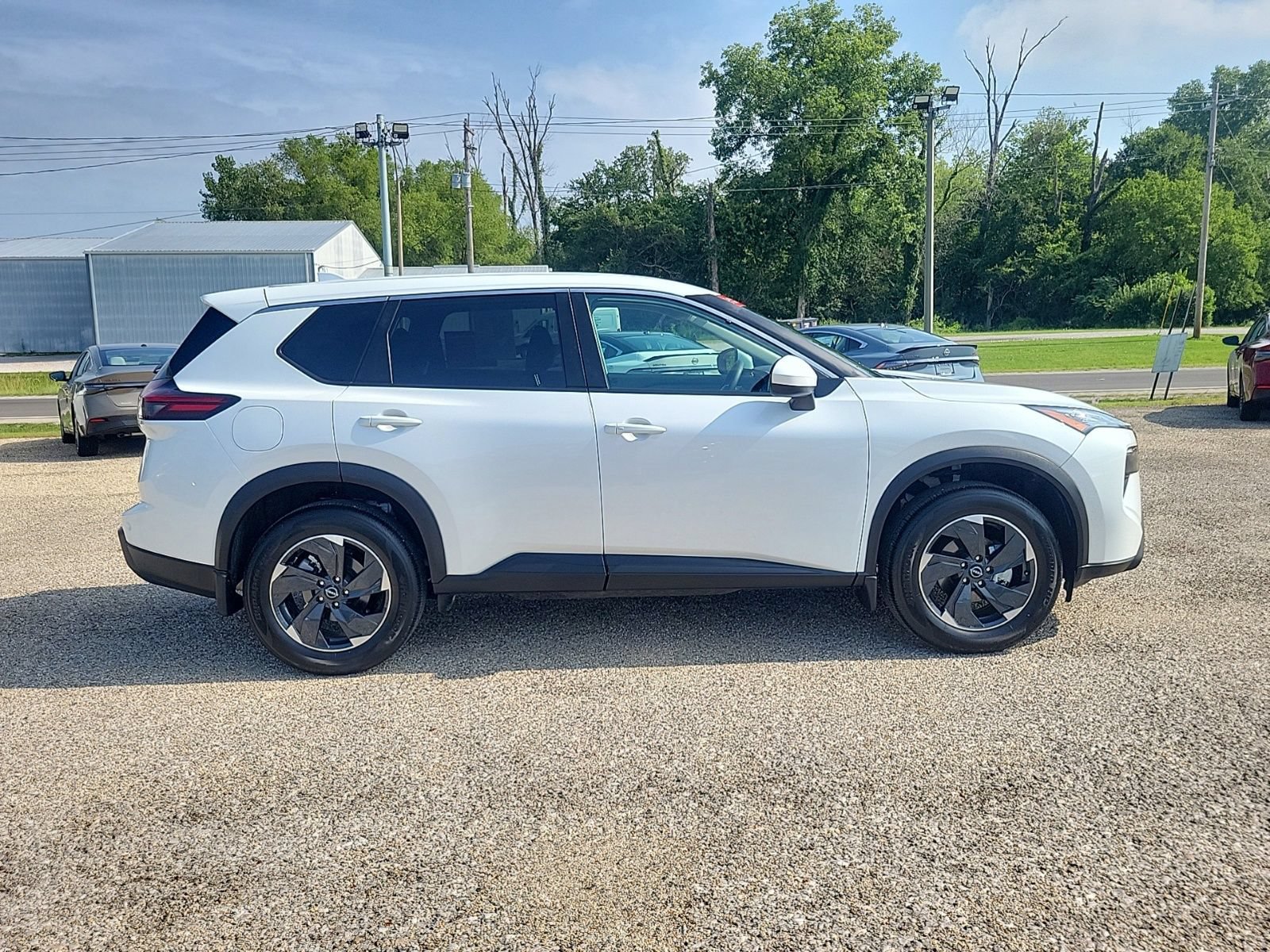 Certified 2026 Nissan Rogue SV AWD/4WD image 2