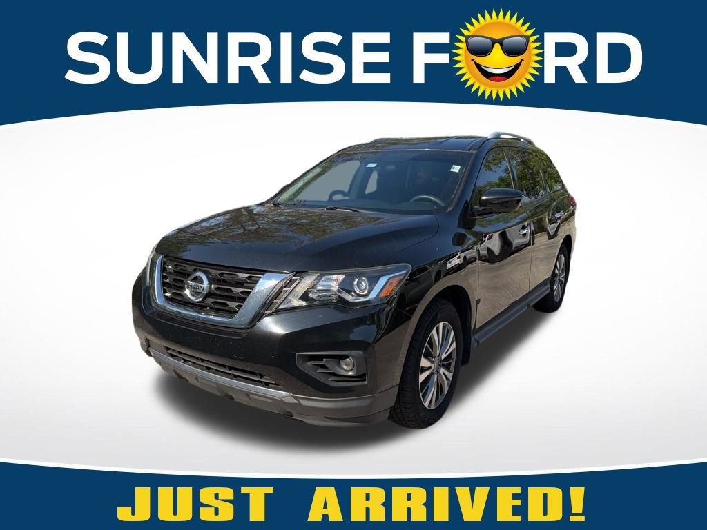 Used 2020 Nissan Pathfinder S FWD image 1