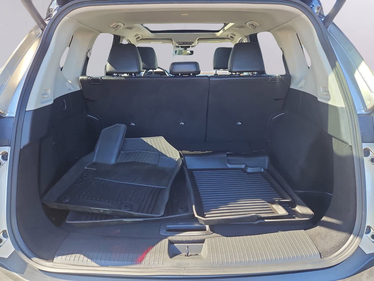 Used 2023 Nissan Rogue SL w/ SL Premium Package image 34