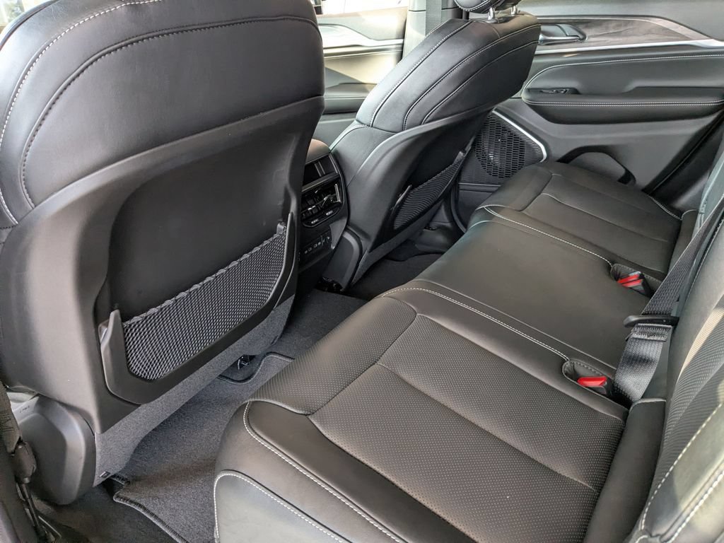 New 2027 Jeep Grand Cherokee Limited AWD/4WD image 10
