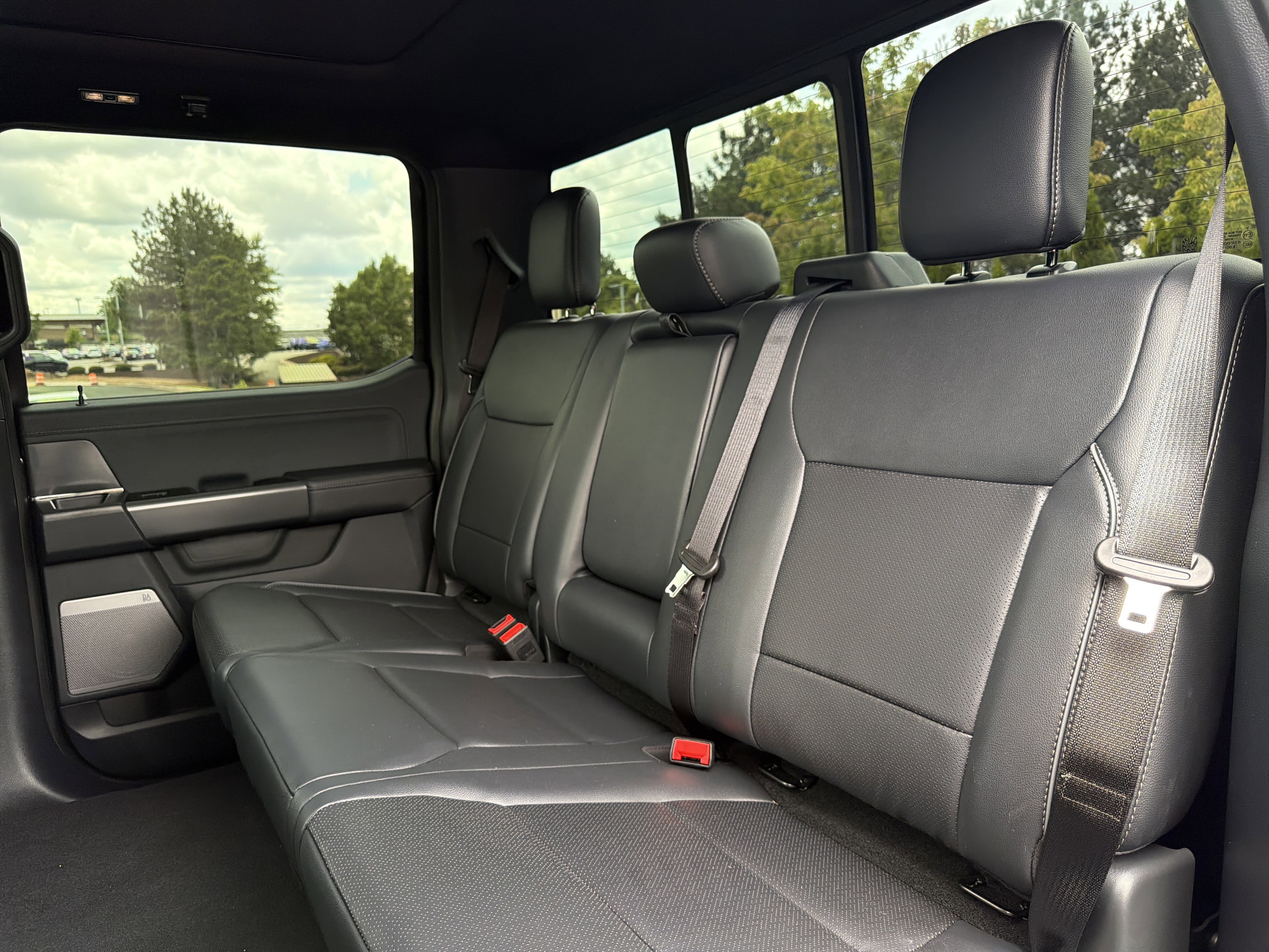 Used 2025 Ford F150 Lariat AWD/4WD image 9