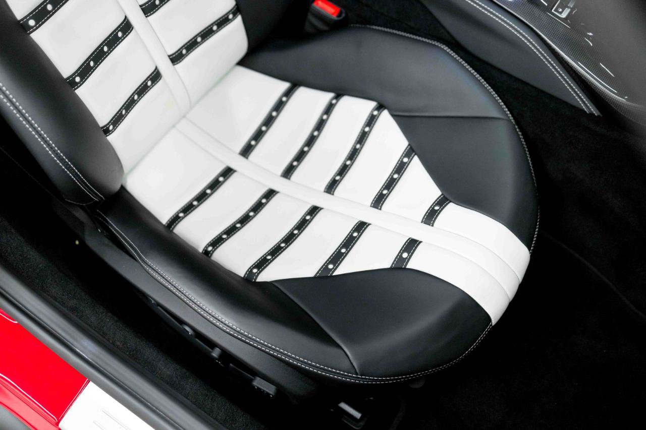 Used 2018 Ferrari 812 Superfast RWD image 88