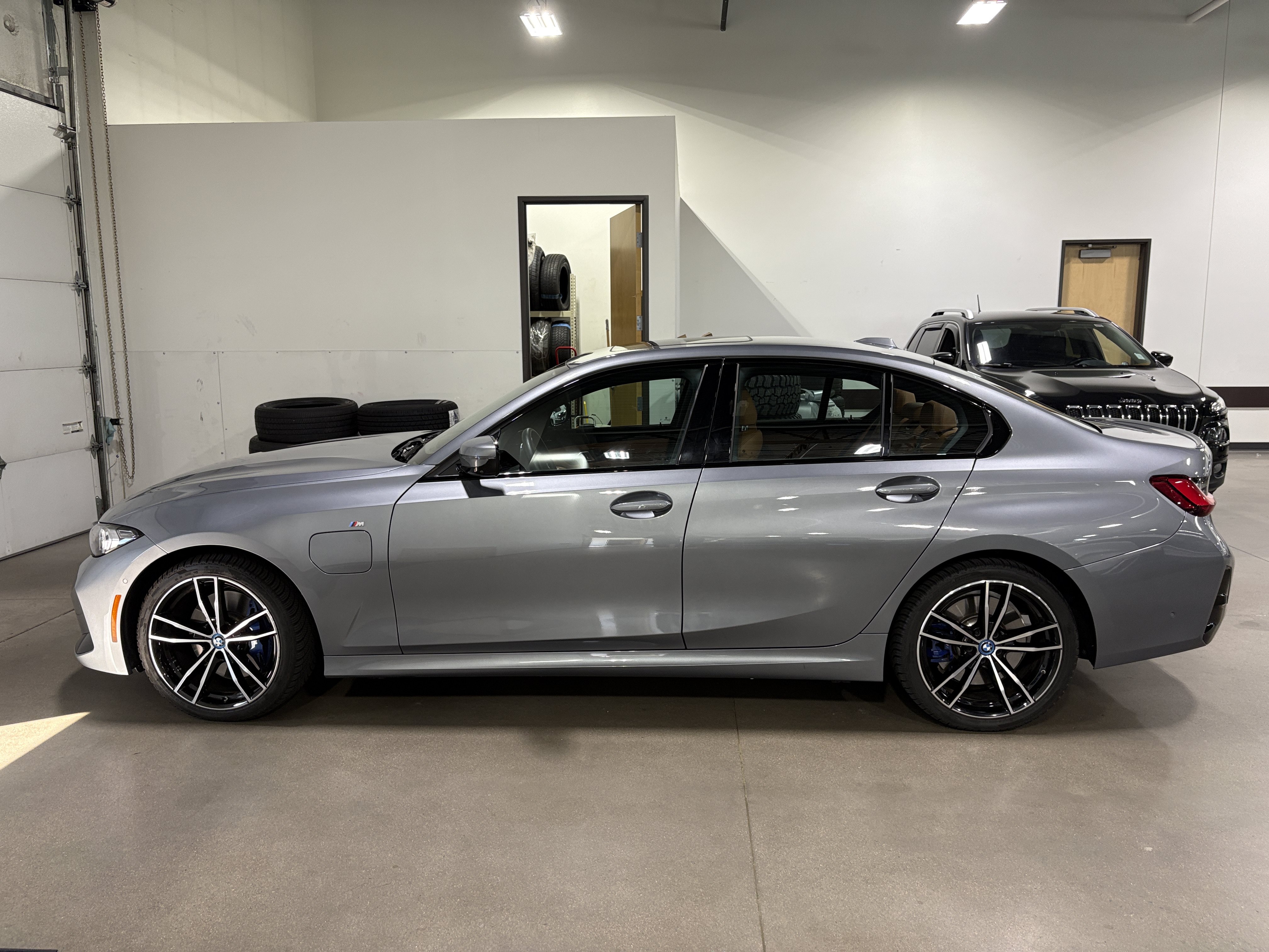 Used 2024 BMW 330e xDrive w/ Premium Package AWD/4WD image 4