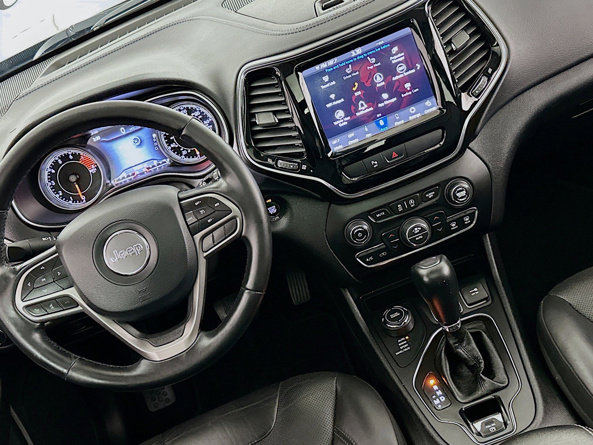 Used 2020 Jeep Cherokee Limited image 18