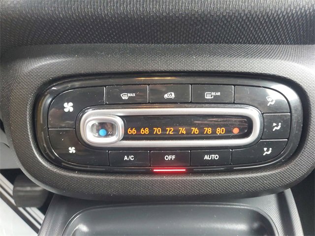 Used 2017 smart fortwo passion image 15