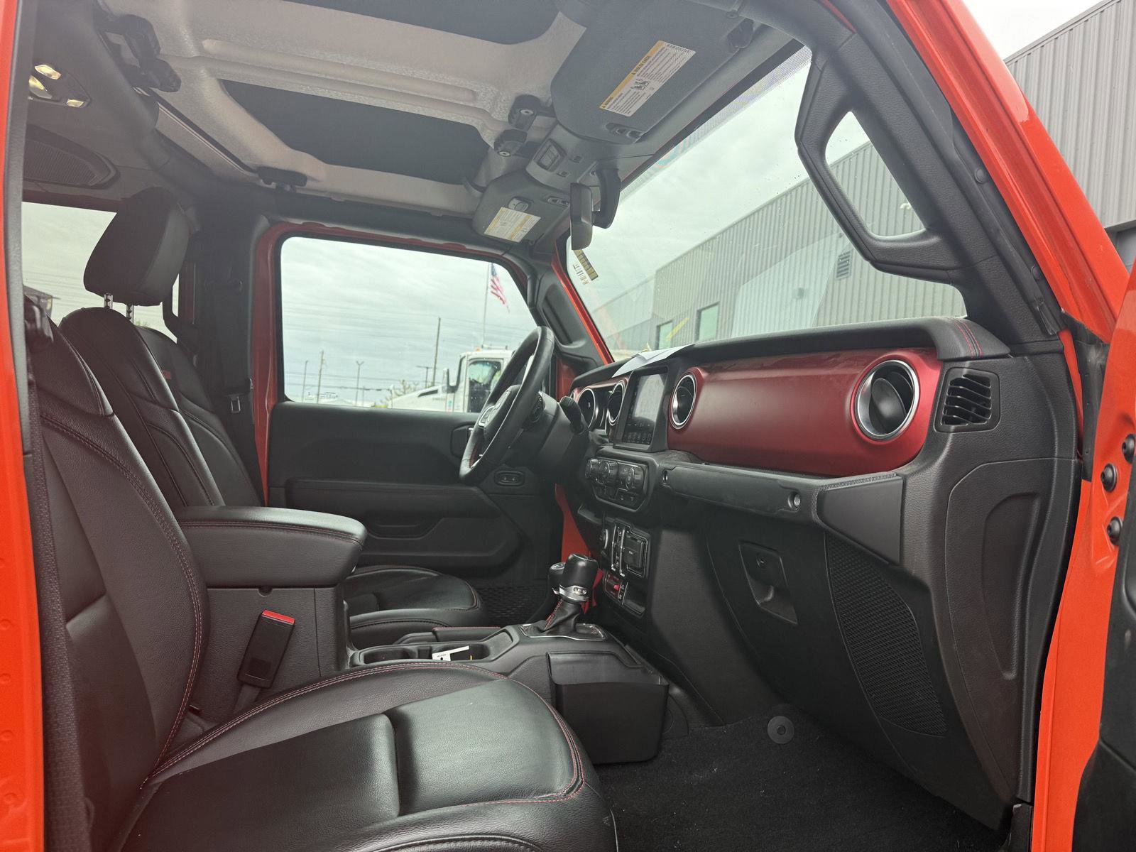 Used 2023 Jeep Gladiator Rubicon w/ LED Lighting Group AWD/4WD image 12
