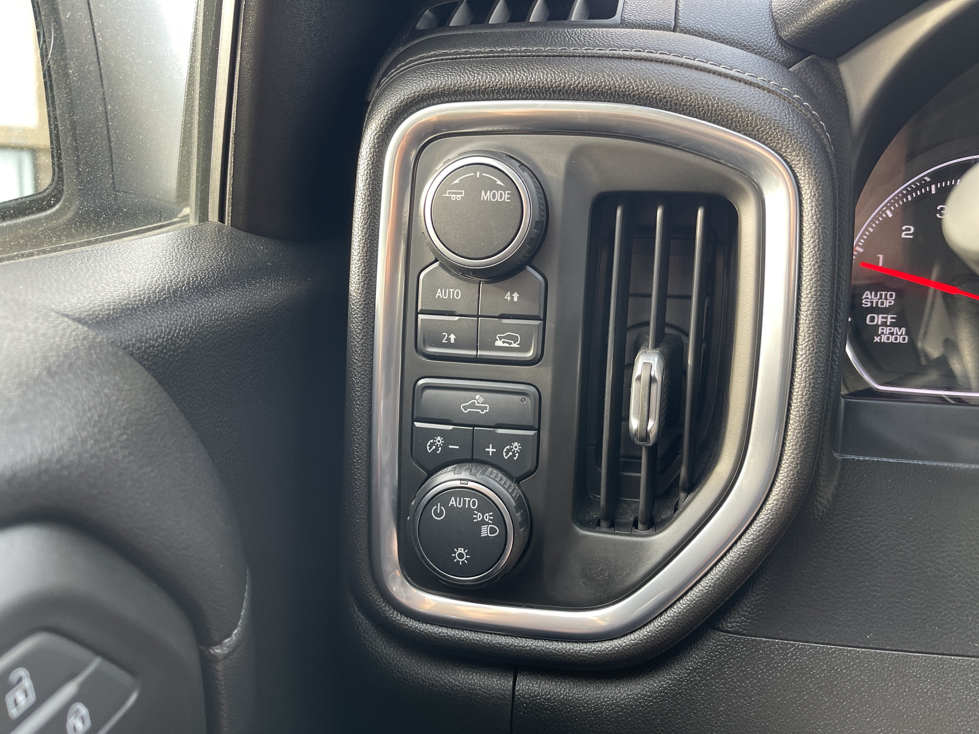 Used 2020 Chevrolet Silverado 1500 LT w/ True North Edition AWD/4WD image 22