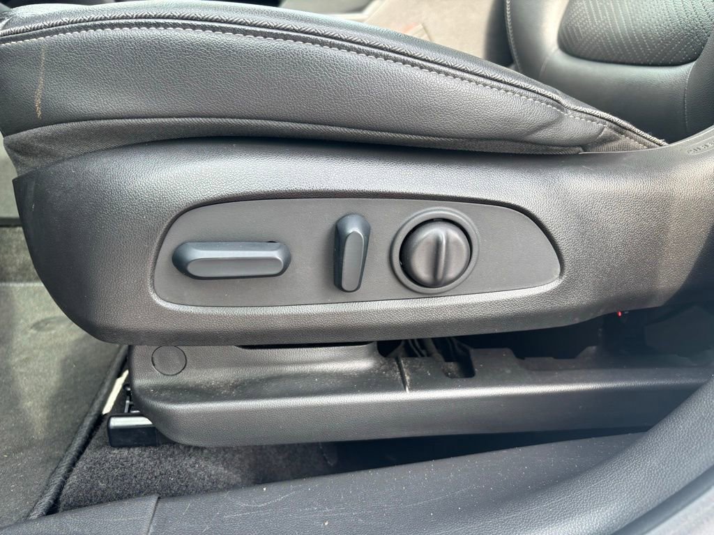 Used 2023 Buick Encore GX Essence w/ Experience Buick Package FWD image 16