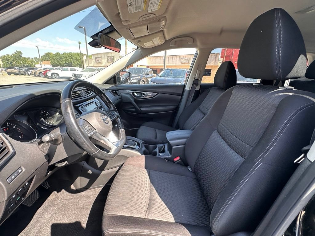 Used 2020 Nissan Rogue SV w/ Premium Package FWD image 11