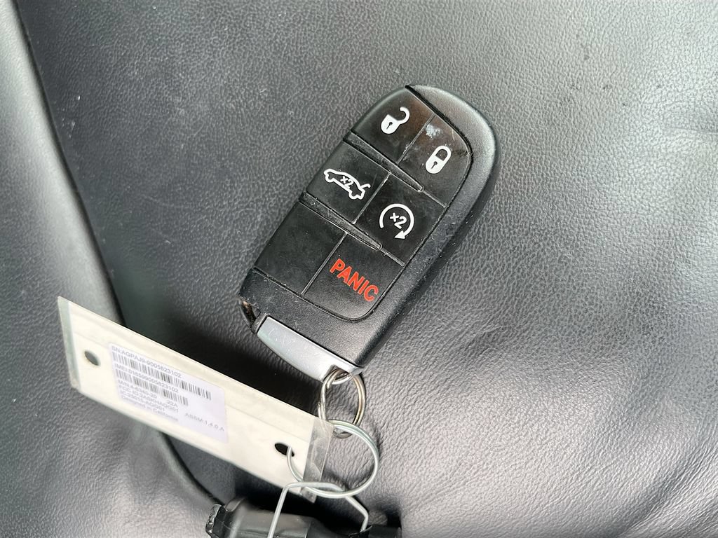 Used 2023 Chrysler 300 Touring L AWD/4WD image 32