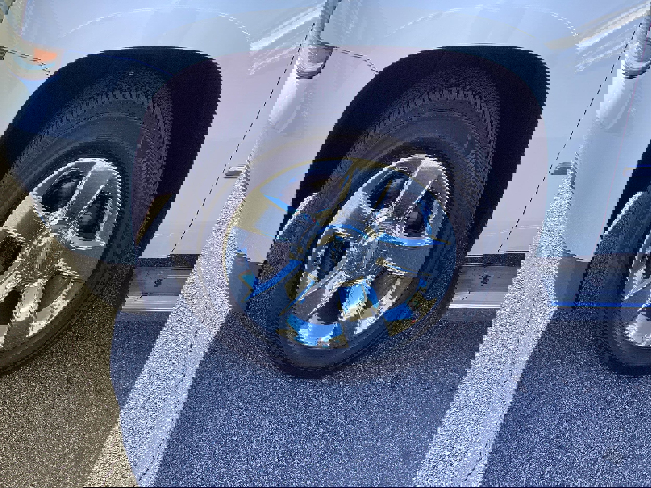 Used 2019 Chevrolet Suburban LT w/ LT Signature Package image 9