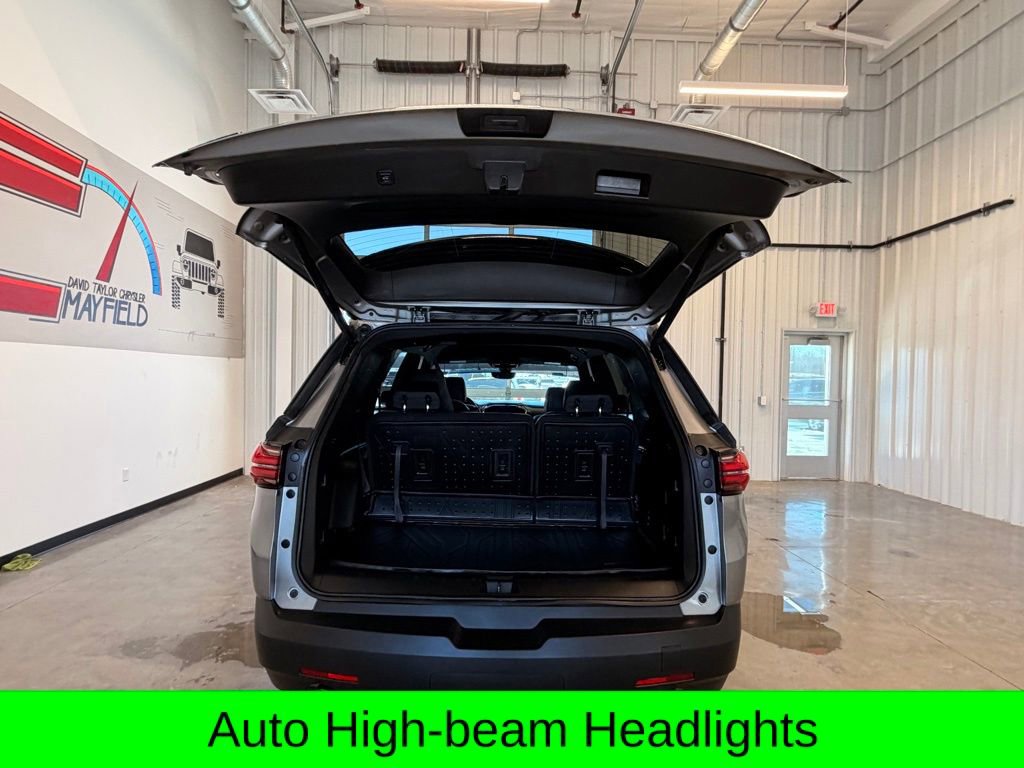 Used 2023 Chevrolet Traverse RS w/ LPO, Floor Liner Package image 11