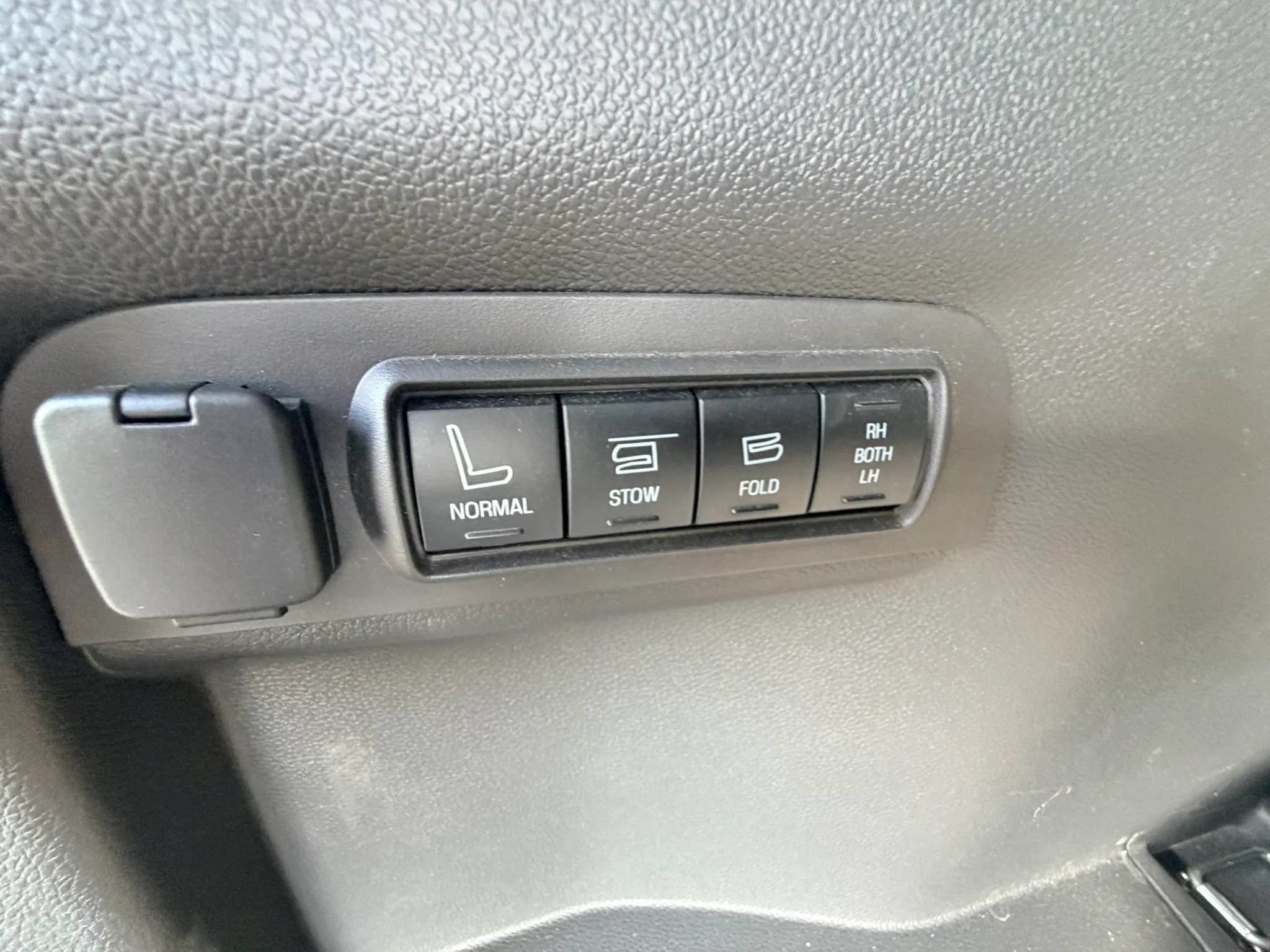Used 2013 Ford Explorer Limited AWD/4WD image 25