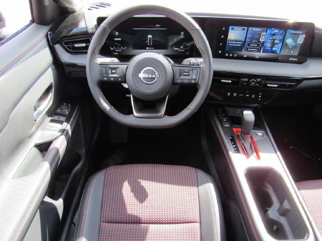 New 2026 Nissan Kicks SR AWD/4WD image 15