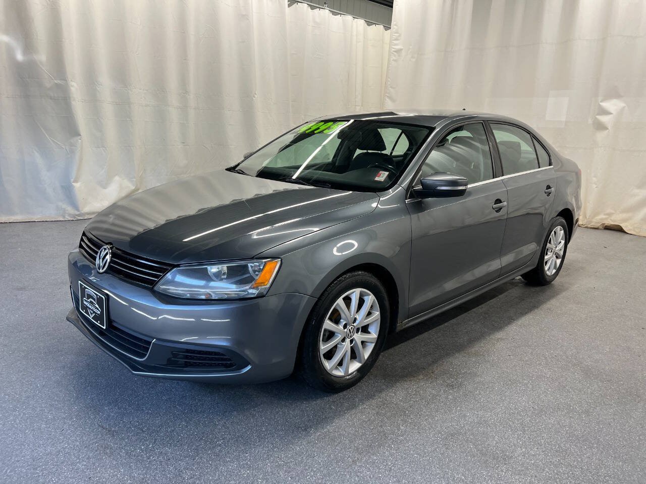 Used 2013 Volkswagen Jetta SE FWD image 1
