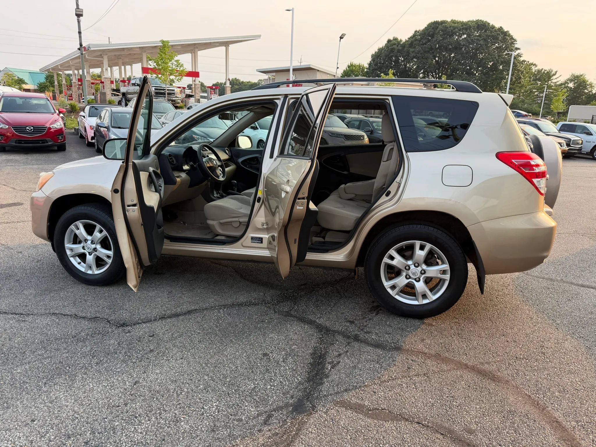 Used 2012 Toyota RAV4 4WD w/ Upgrade Value Pkg image 11