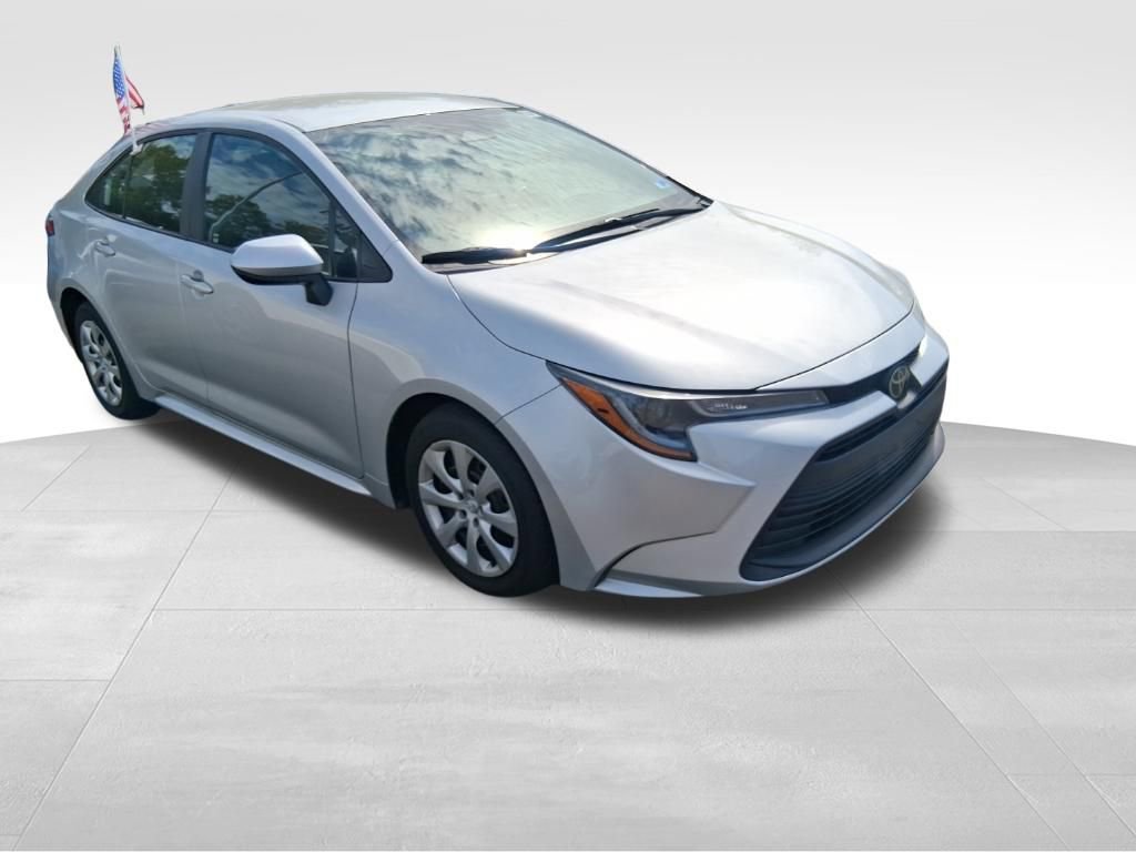 Used 2023 Toyota Corolla LE image 7