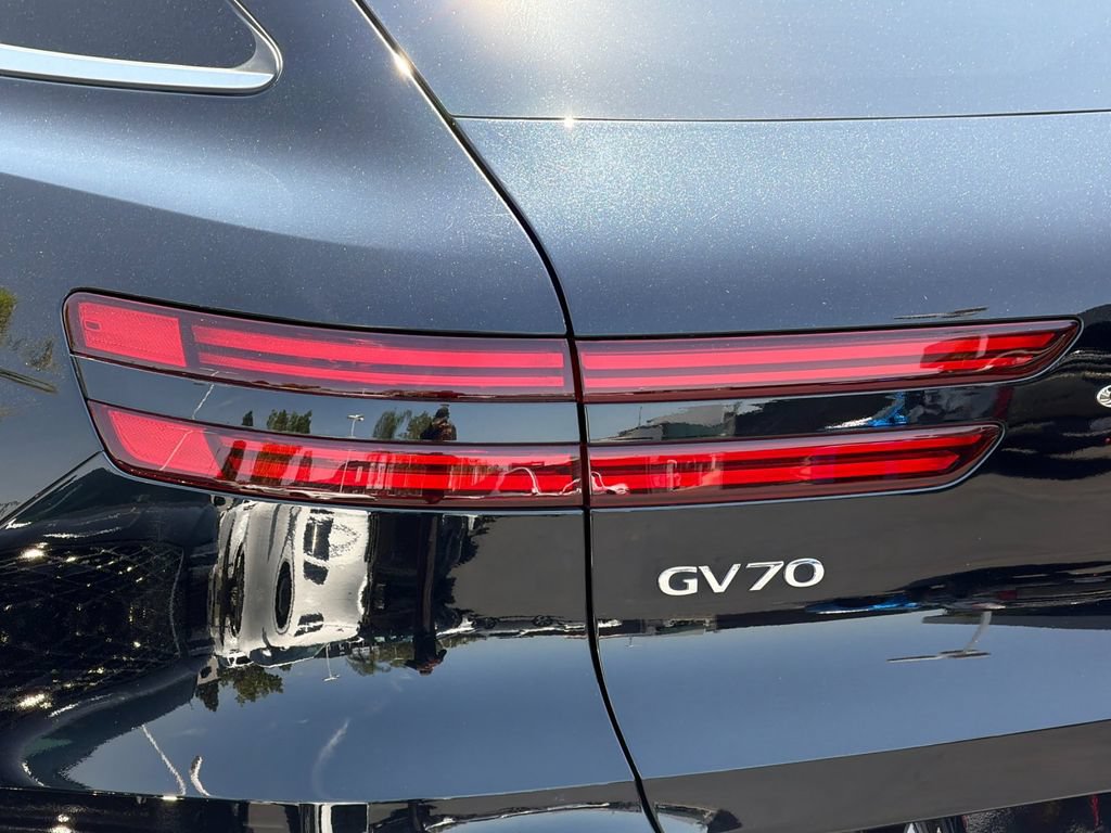 Used 2023 Genesis Electrified GV70 AWD/4WD image 28