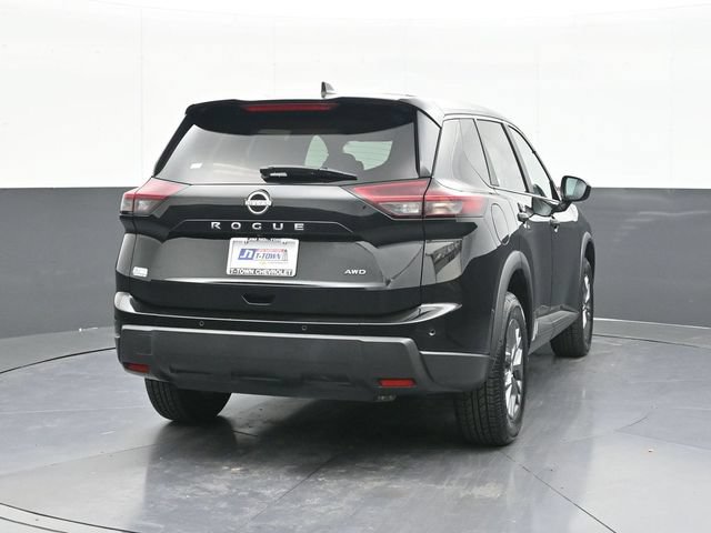 Used 2024 Nissan Rogue S AWD/4WD image 12