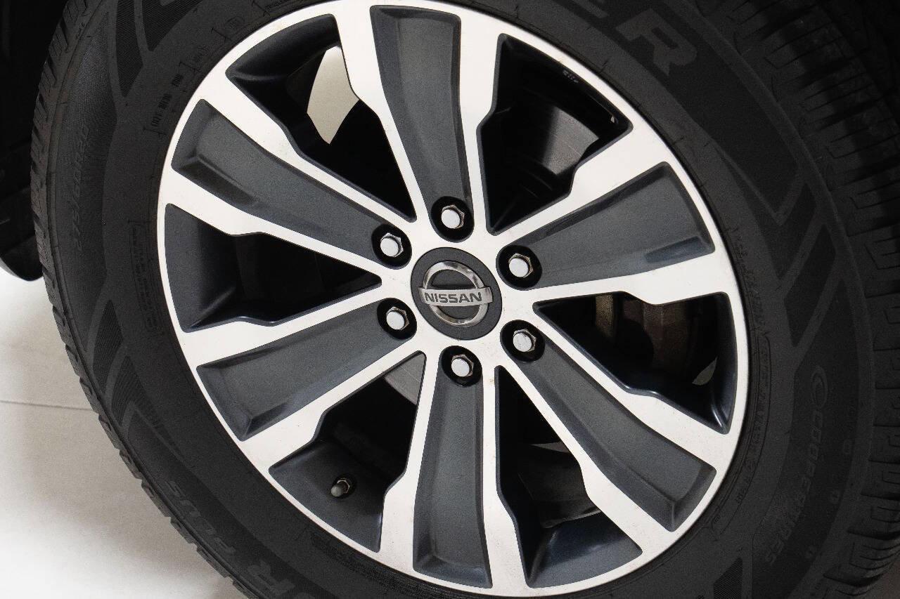 Used 2017 Nissan Armada SL image 17