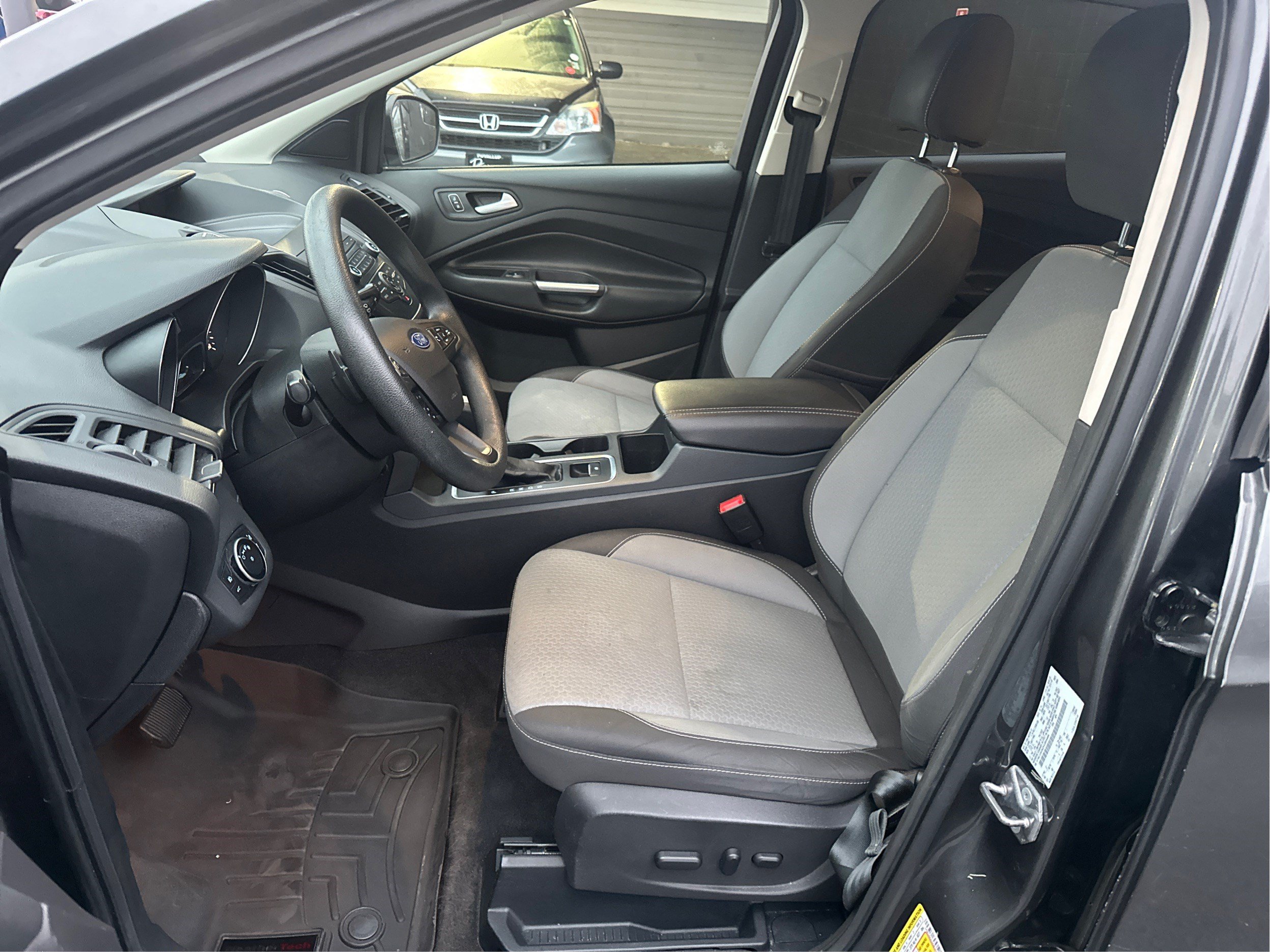 Used 2017 Ford Escape SE AWD/4WD image 9