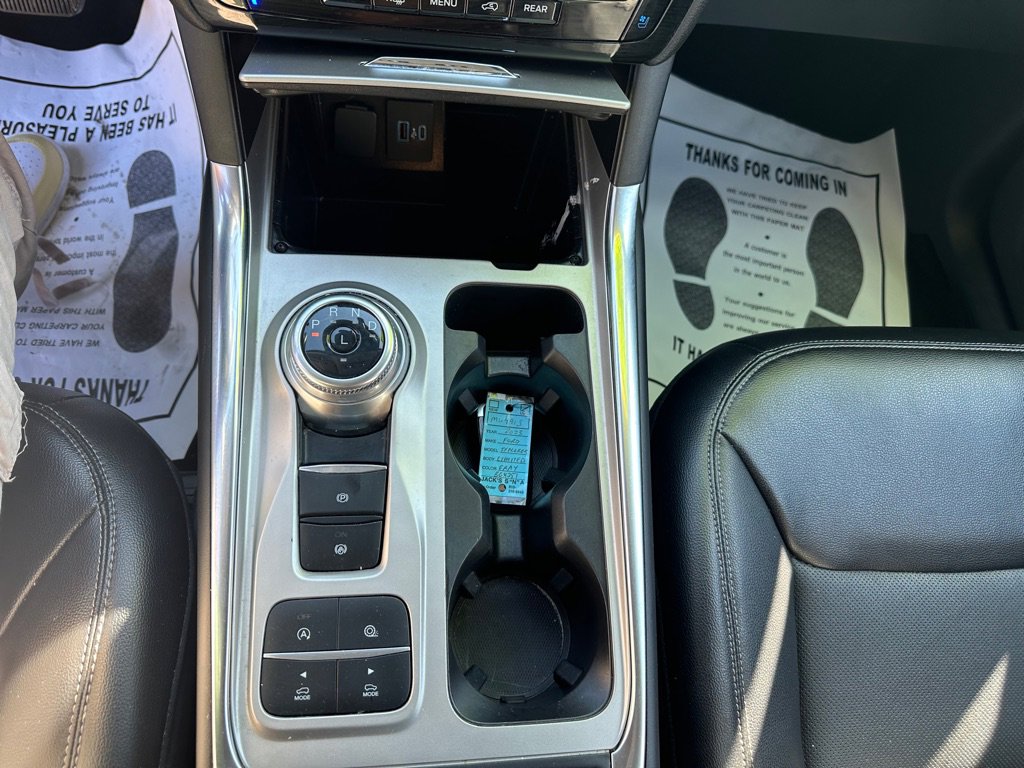 Used 2023 Ford Explorer Limited image 14