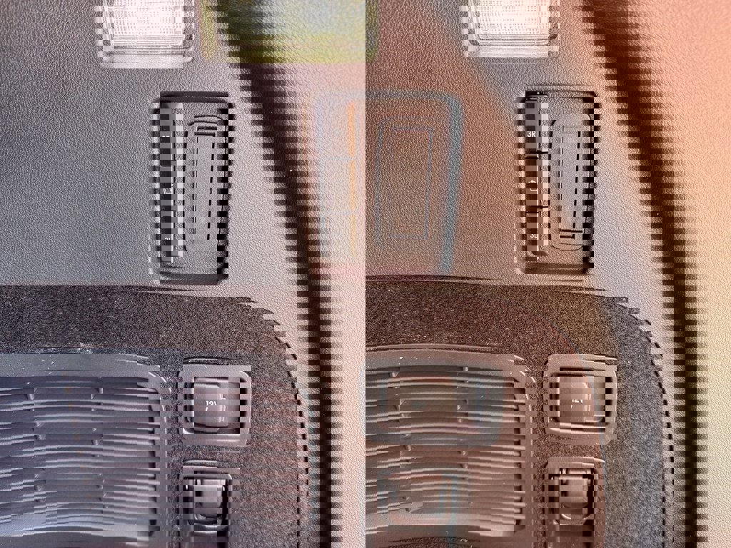 New 2025 Lincoln Aviator AWD w/ Jet Appearance Package image 17