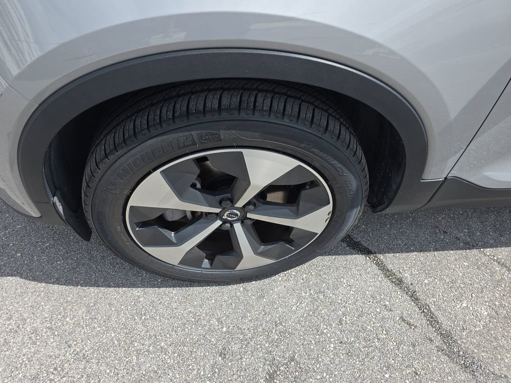 Used 2023 Volvo XC40 B5 Plus w/ Protection Package Premier image 10