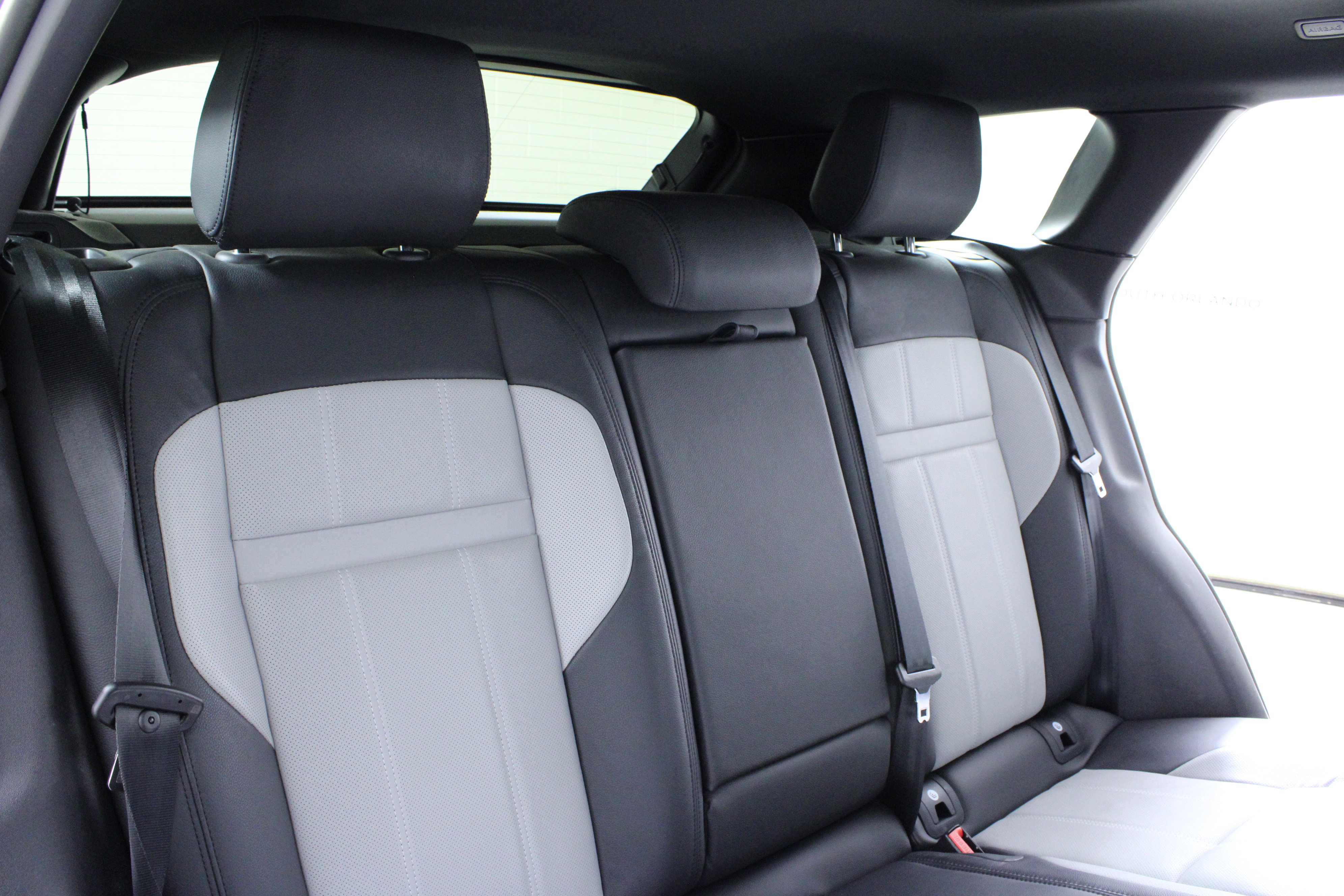 Used 2023 Land Rover Range Rover Evoque R-Dynamic SE image 14