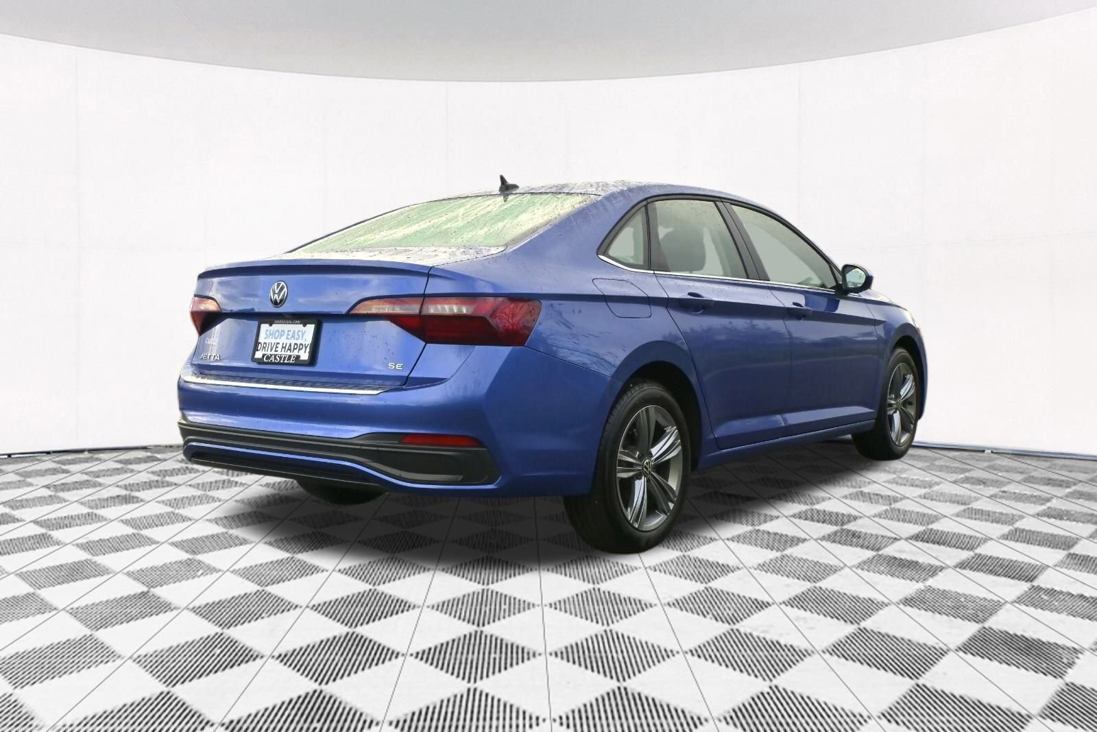Used 2024 Volkswagen Jetta SE w/ Panoramic Sunroof Package image 13