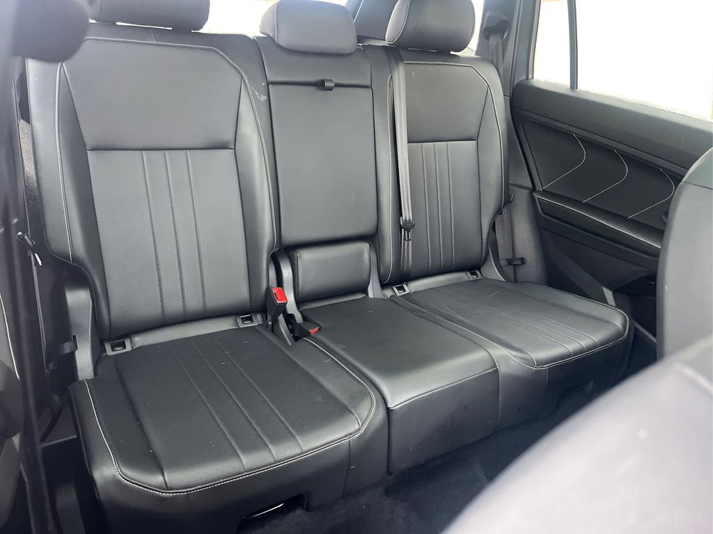 Used 2024 Volkswagen Tiguan SE R-Line image 13