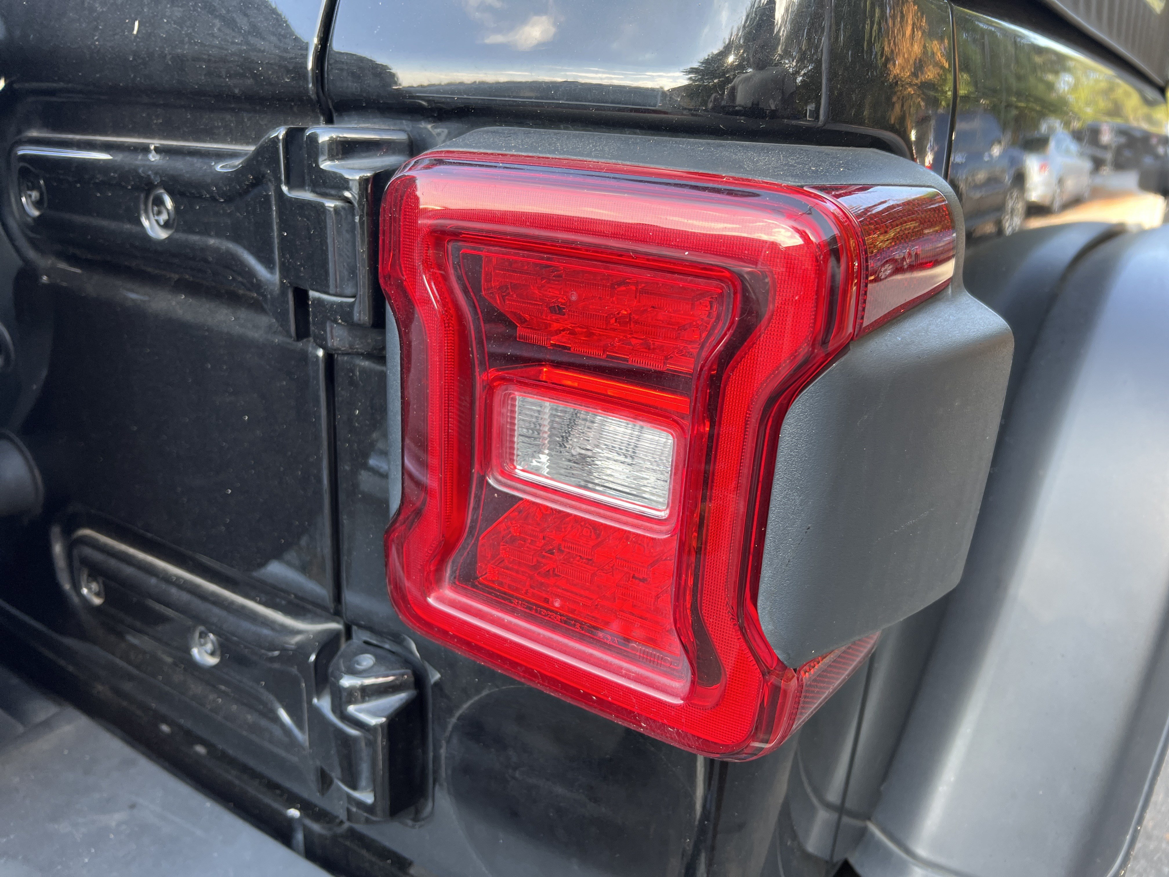 Used 2019 Jeep Wrangler Unlimited Rubicon w/ Cold Weather Group AWD/4WD image 9