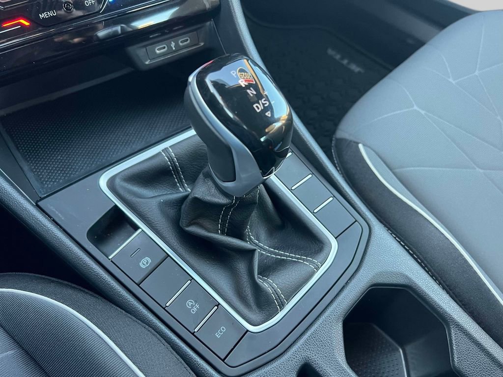 Used 2025 Volkswagen Jetta Sport image 30