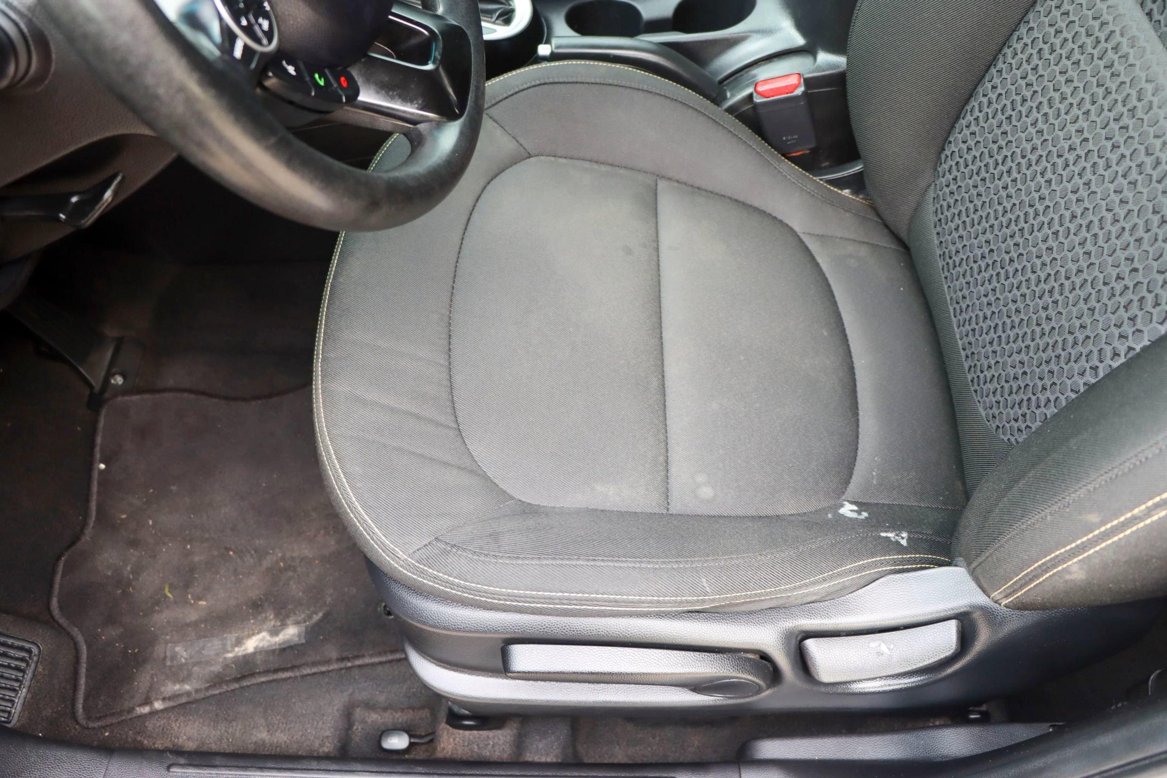 Used 2015 Kia Soul + image 15