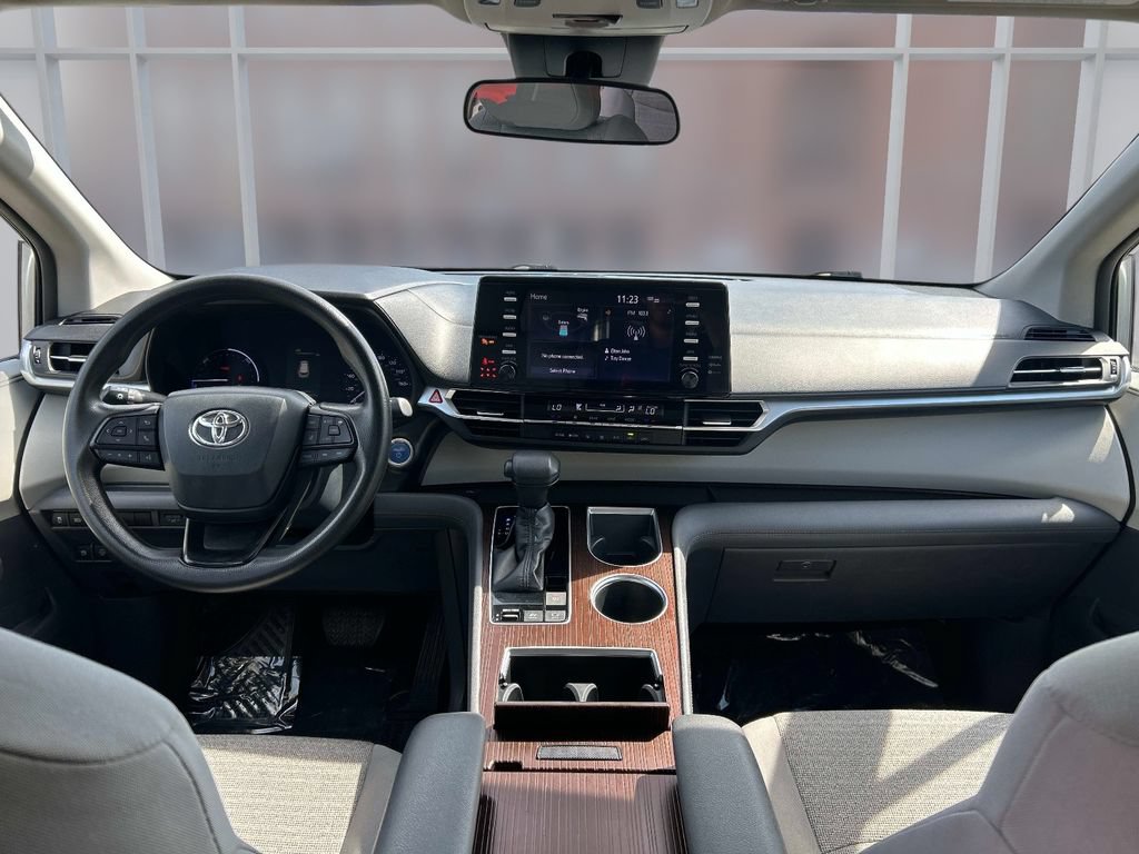 Used 2023 Toyota Sienna LE AWD/4WD image 25