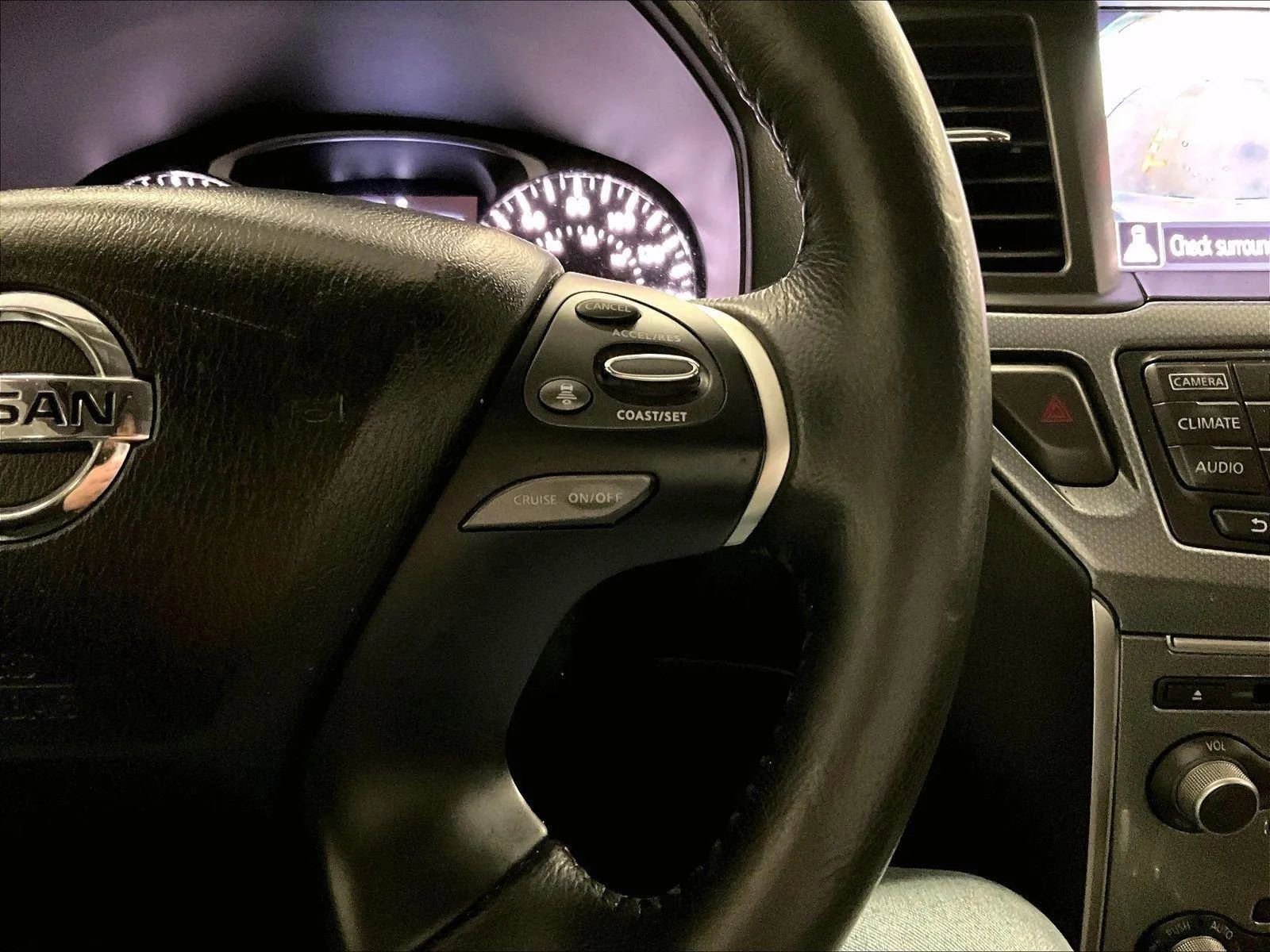 Used 2019 Nissan Pathfinder SL w/ SL Premium Package image 19