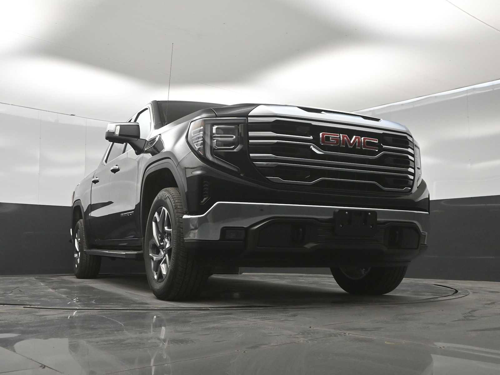New 2026 GMC Sierra 1500 SLT w/ SLT Premium Package AWD/4WD image 34