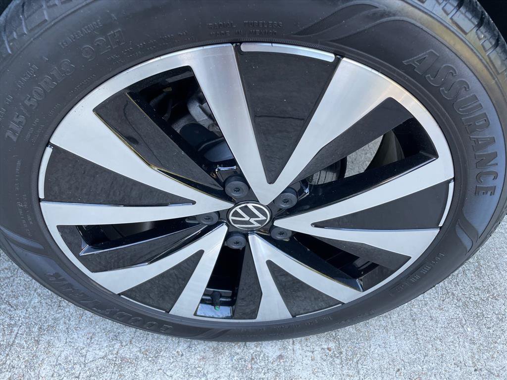 Used 2023 Volkswagen Taos SE FWD image 19