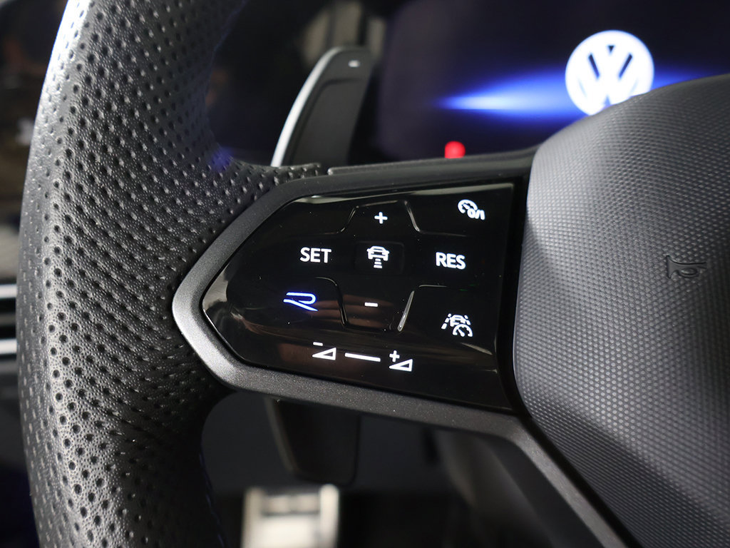Used 2024 Volkswagen Golf R AWD/4WD image 49