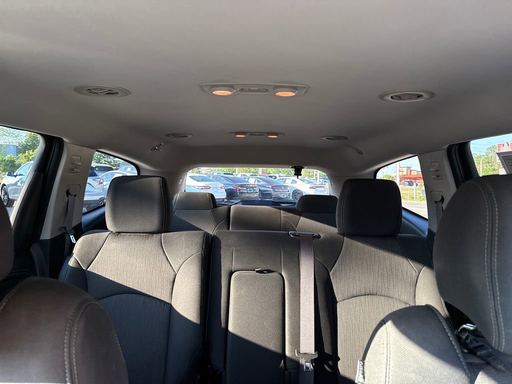 Used 2015 Chevrolet Traverse LT w/ Style and Technology Package image 28