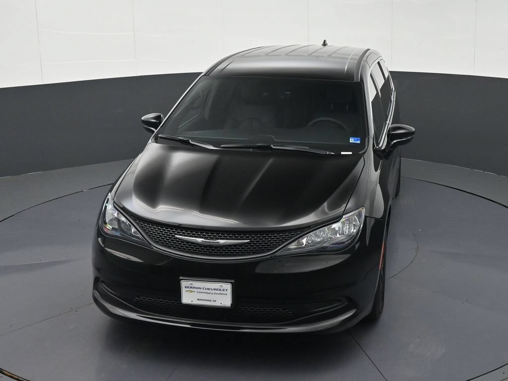 Used 2026 Chrysler Voyager LX FWD image 33