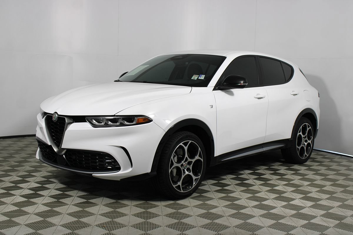 Used 2024 Alfa Romeo Tonale Ti AWD/4WD image 3